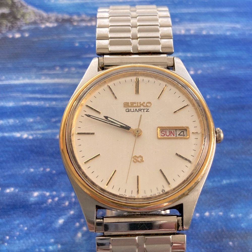 SEIKO SQ / DAY DATE : 5Y23-8049 / SILVER CASE W GOLD BEZEL / VINTAGE EXCELLENCE